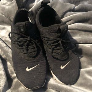 Nike women’s air max’s